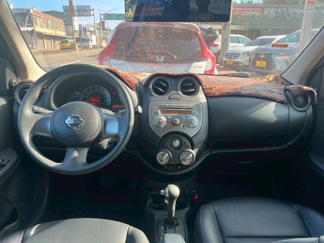 Nissan March  第8張相片