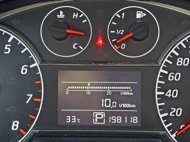 Nissan Tiida  第6張相片