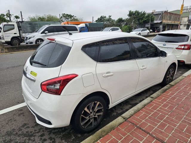 Nissan Tiida  第3張相片
