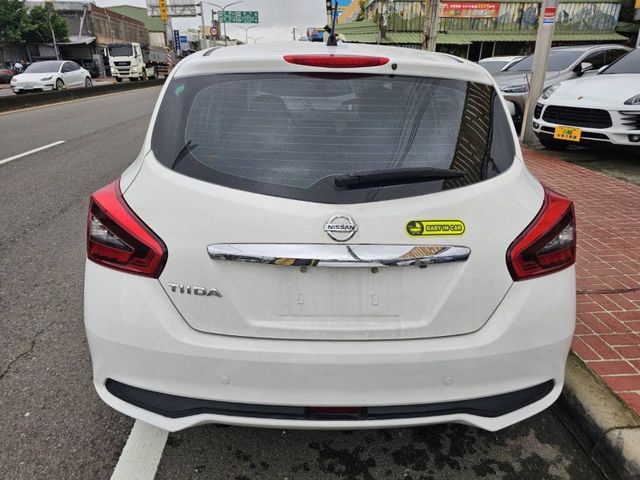 Nissan Tiida  第5張相片