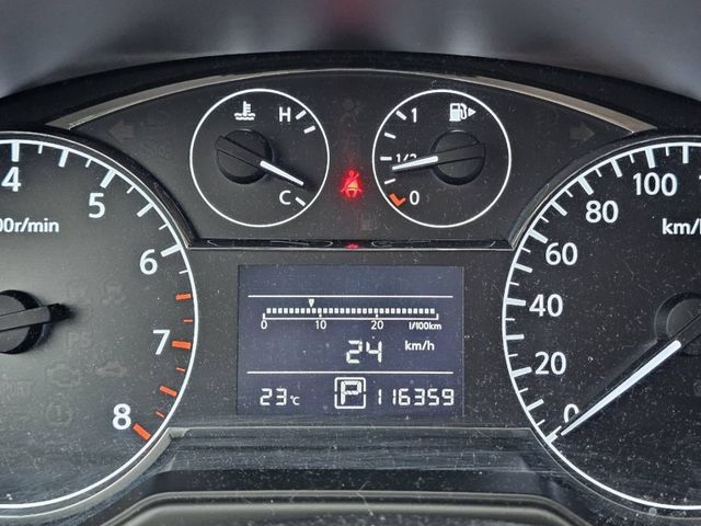 Nissan Tiida  第6張相片