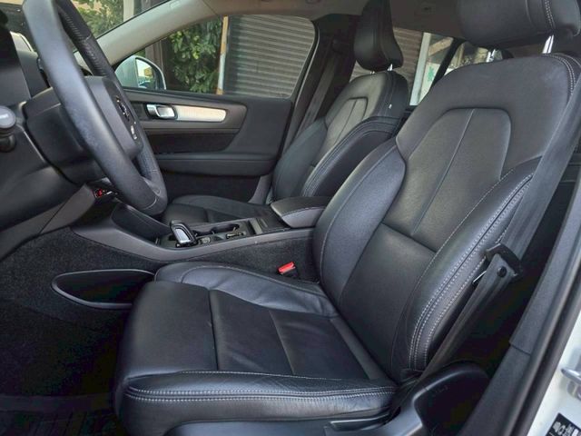 Volvo XC40  第9張相片