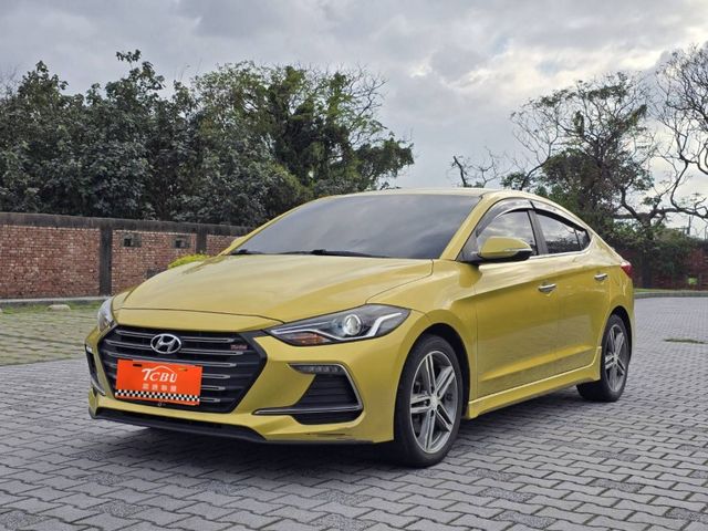 Hyundai Elantra  第2張相片