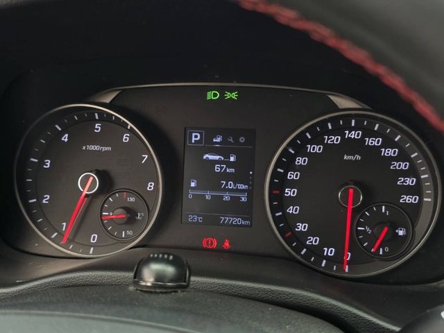 Hyundai Elantra  第6張相片