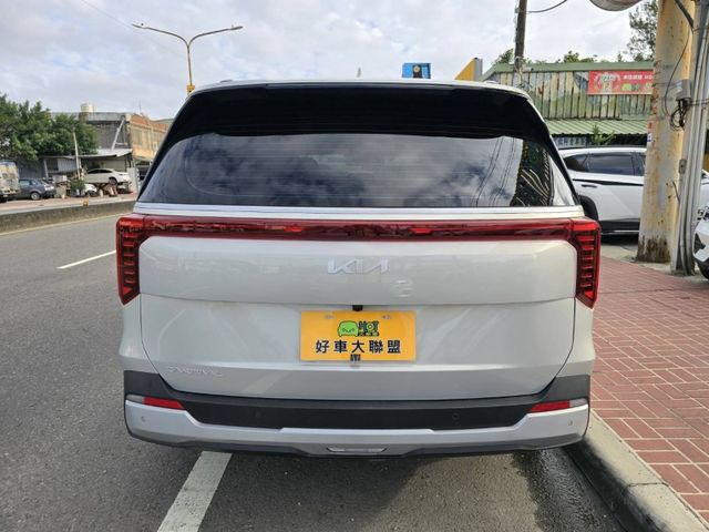 Kia Carnival  第8張相片