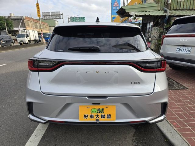 Lexus LBX  第8張相片