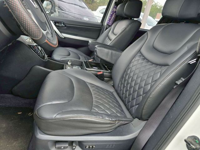 Luxgen M7  第1張相片