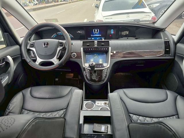 Luxgen M7  第10張相片