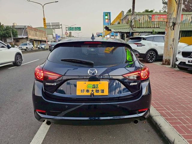 Mazda Mazda3  第8張相片