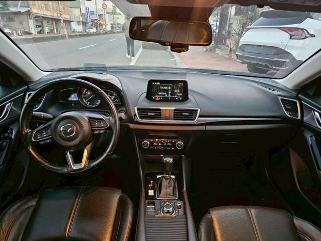 Mazda Mazda3  第11張相片