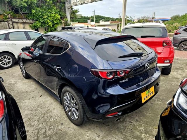 Mazda Mazda3  第8張相片