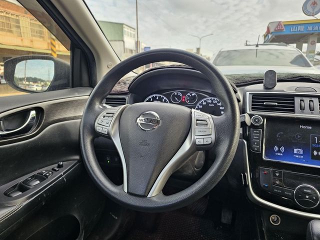 Nissan Tiida  第3張相片