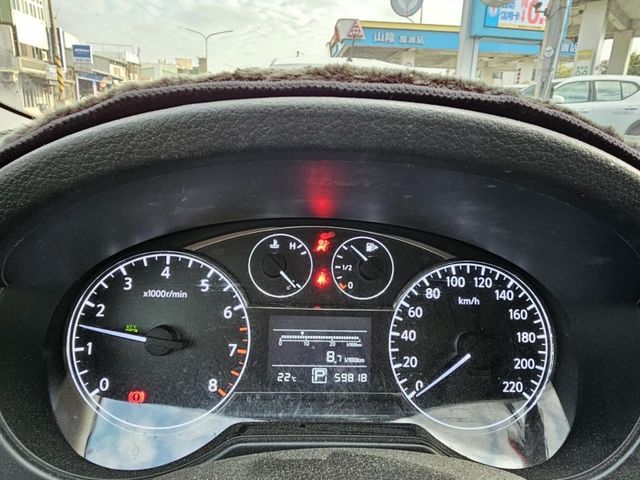 Nissan Tiida  第9張相片