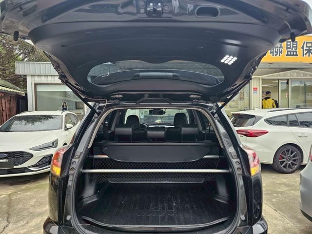 Toyota RAV4  第3張相片