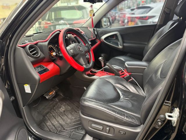 Toyota RAV4  第1張相片