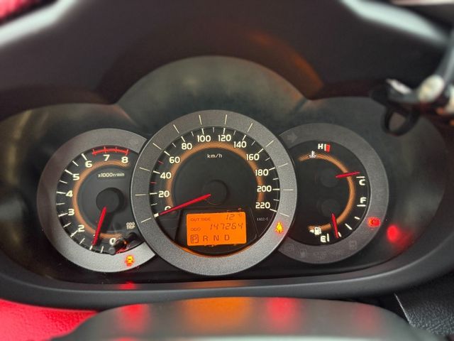 Toyota RAV4  第9張相片