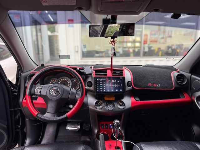 Toyota RAV4  第10張相片