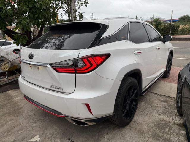 Lexus RX  第6張相片