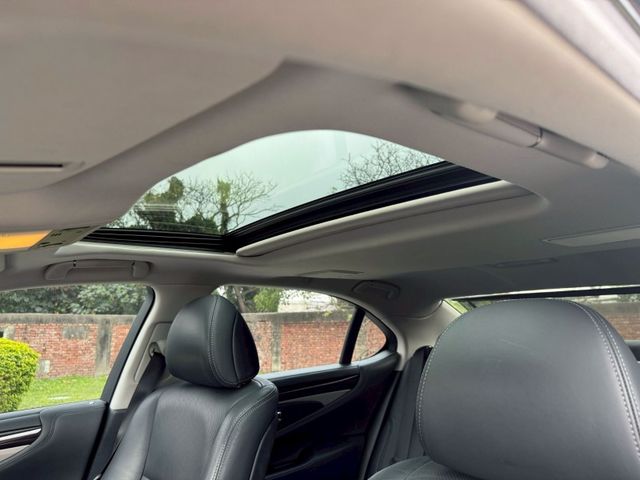 Lexus LS  第10張相片