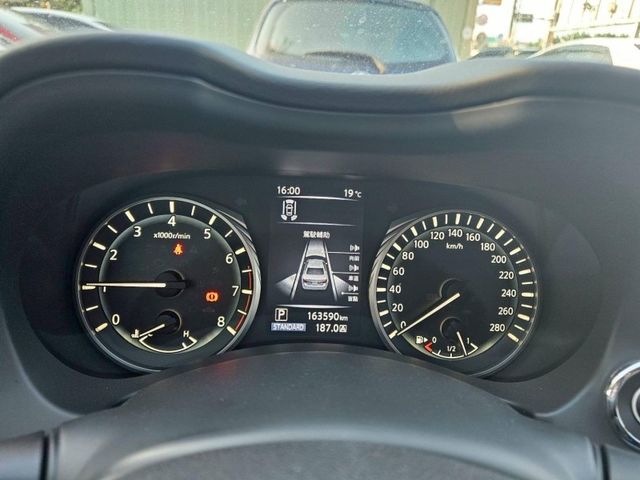 Infiniti Q50  第9張相片