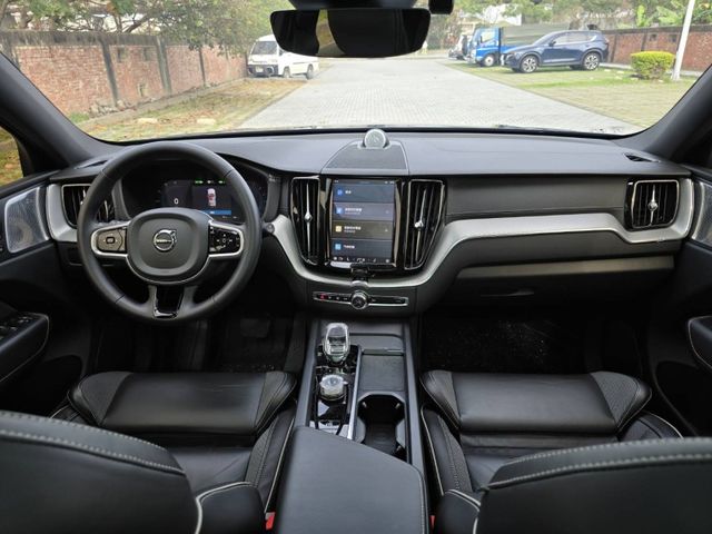 Volvo XC60  第11張相片