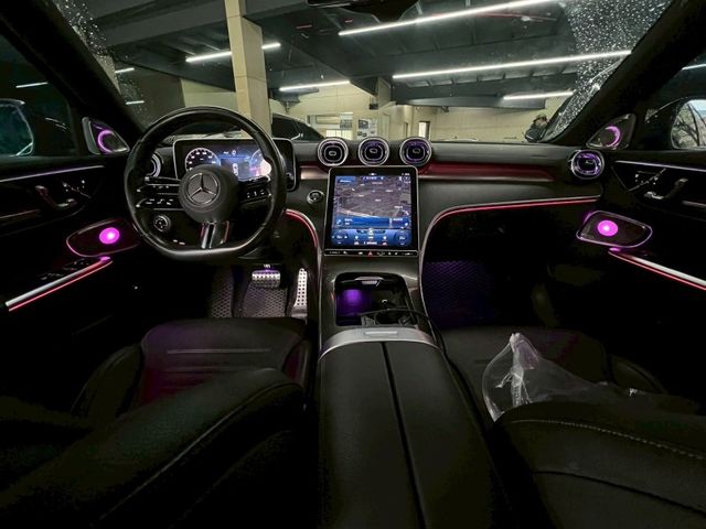 Mercedes-Benz/賓士 C300  第2張相片