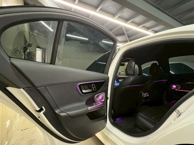 Mercedes-Benz/賓士 C300  第4張相片