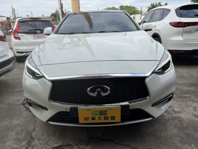 Infiniti Q30  第8張相片