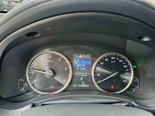 Lexus NX  第1張相片