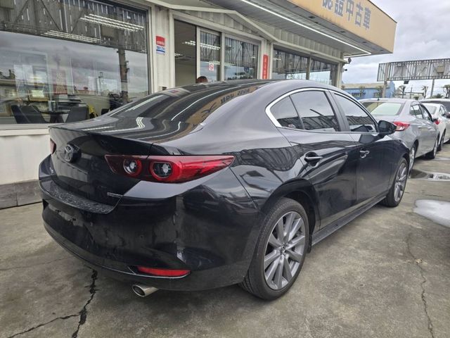 Mazda Mazda3  第7張相片