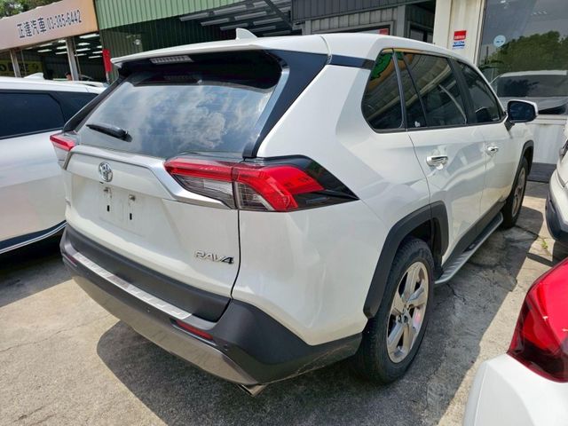 Toyota RAV4  第7張相片