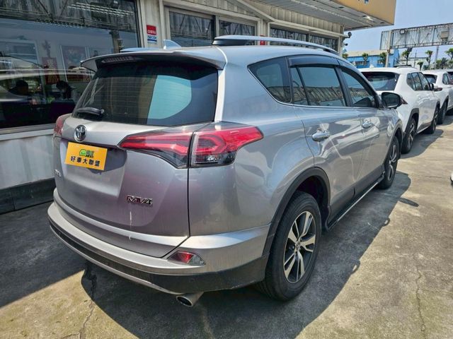Toyota RAV4  第7張相片