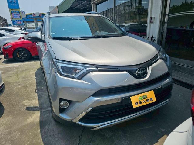 Toyota RAV4  第8張相片