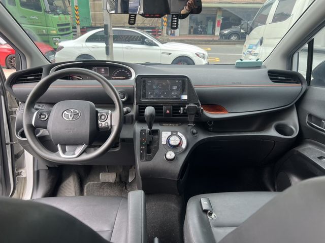 Toyota SIENTA  第2張相片