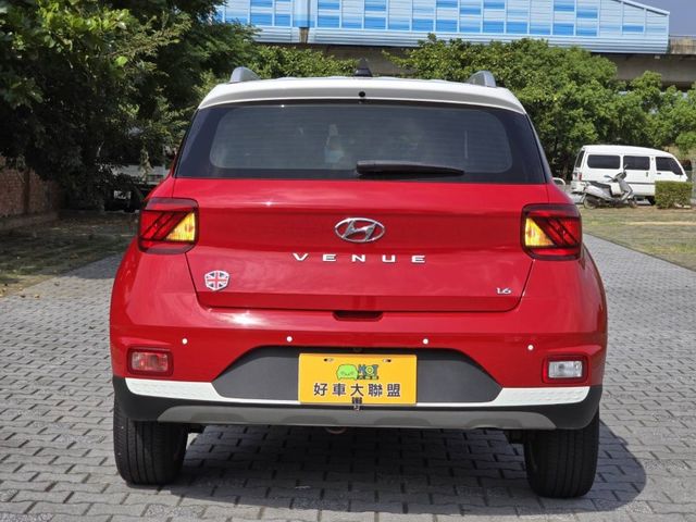 Hyundai Venue  第8張相片