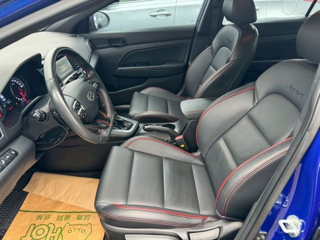 Hyundai Elantra  第2張相片