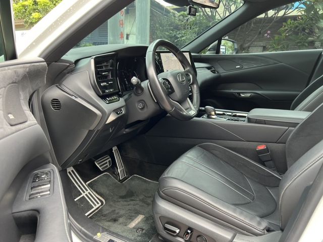 2023 LEXUS RX350 F Sport 4WD 2.4 白  第2張相片