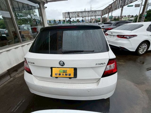 Skoda Fabia  第8張相片
