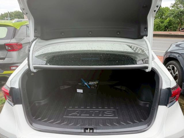 Toyota ALTIS  第3張相片