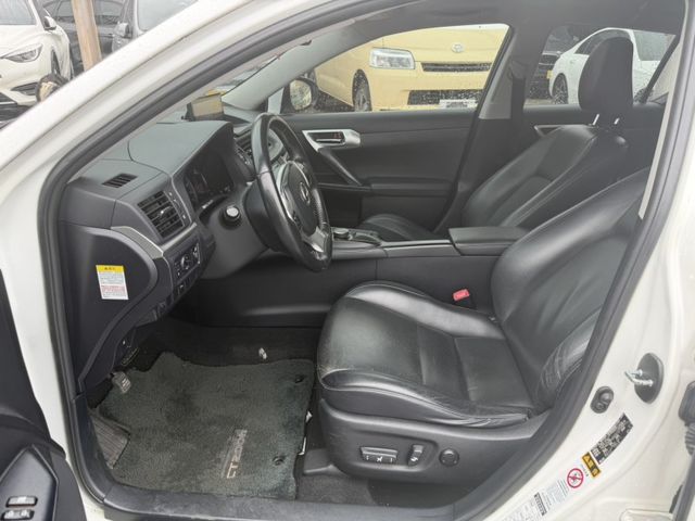 2012 LEXUS CT200H 1.8 白  第1張相片