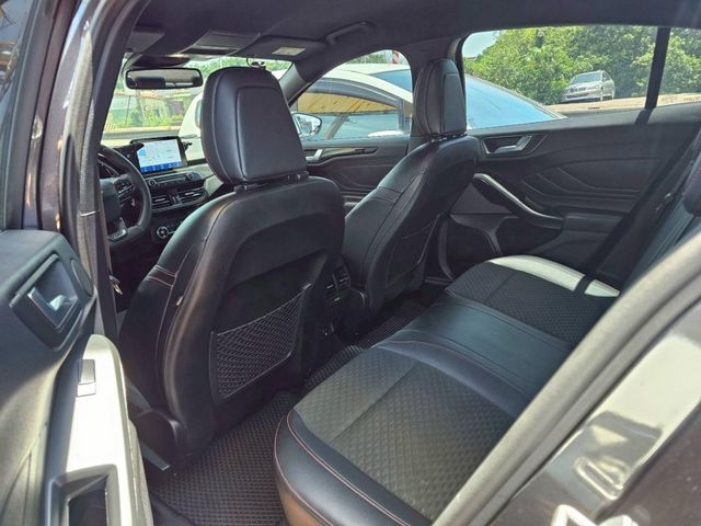 2021 FORD FOCUS 1.5 灰 4D ST-Line Lommel  第2張相片