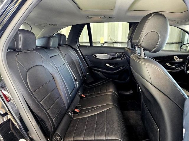 2016 BENZ GLC300 2.0 黑  第2張相片