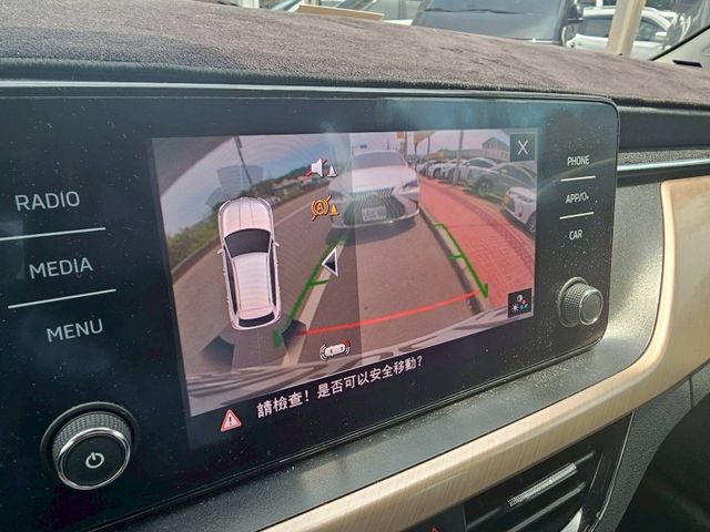 2021 SKODA KAMIQ 1.0 灰  第3張相片