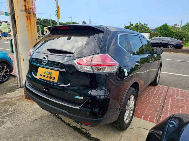 2016 日產 X-TRAIL 2.0 黑  第6張相片