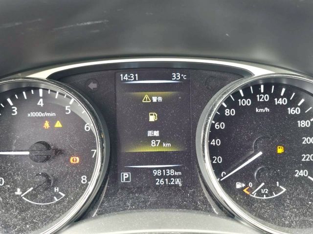 2016 日產 X-TRAIL 2.0 黑  第9張相片