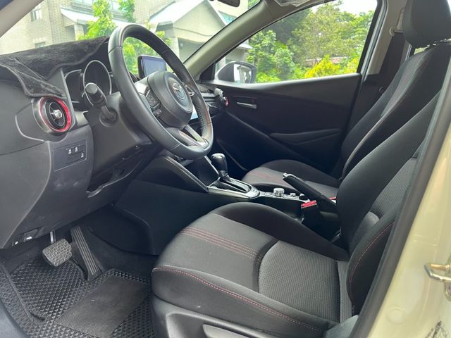 Mazda Mazda2  第2張相片