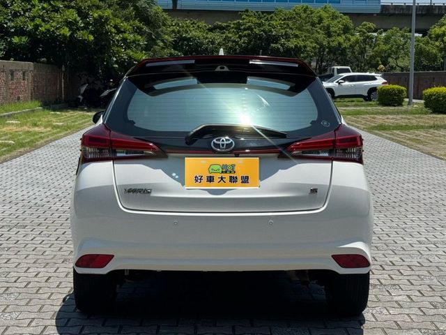 2019 TOYOTA YARIS 1.5 白  第8張相片