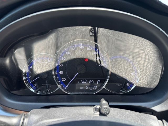 2019 TOYOTA YARIS 1.5 白  第9張相片