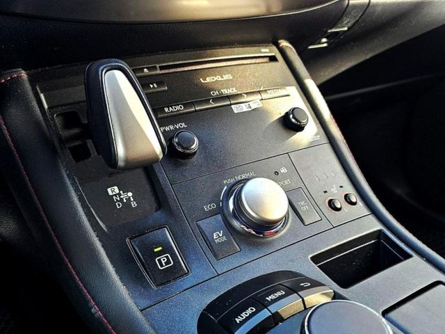 2014 LEXUS CT200H F Sport 1.8 白黑  第2張相片