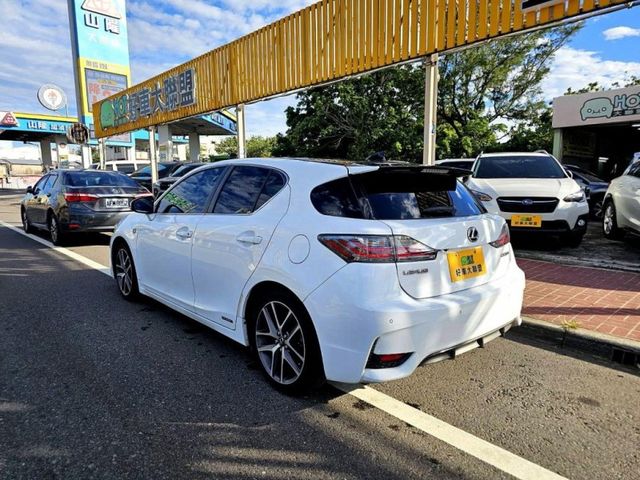 2014 LEXUS CT200H F Sport 1.8 白黑  第8張相片